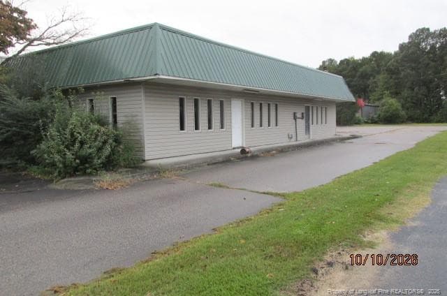 Photo 2 - 716 E 4th Avenue, Red Springs, NC 28377