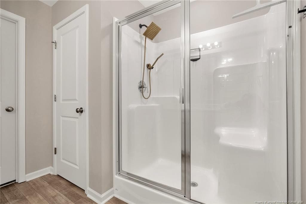 Walk-in Shower - 4993 Blue Springs Road, Red Springs, NC 28377