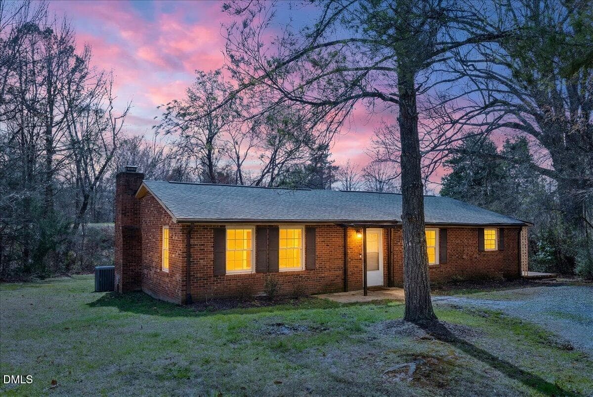 110 Hill Street, Hillsborough, NC 27278
