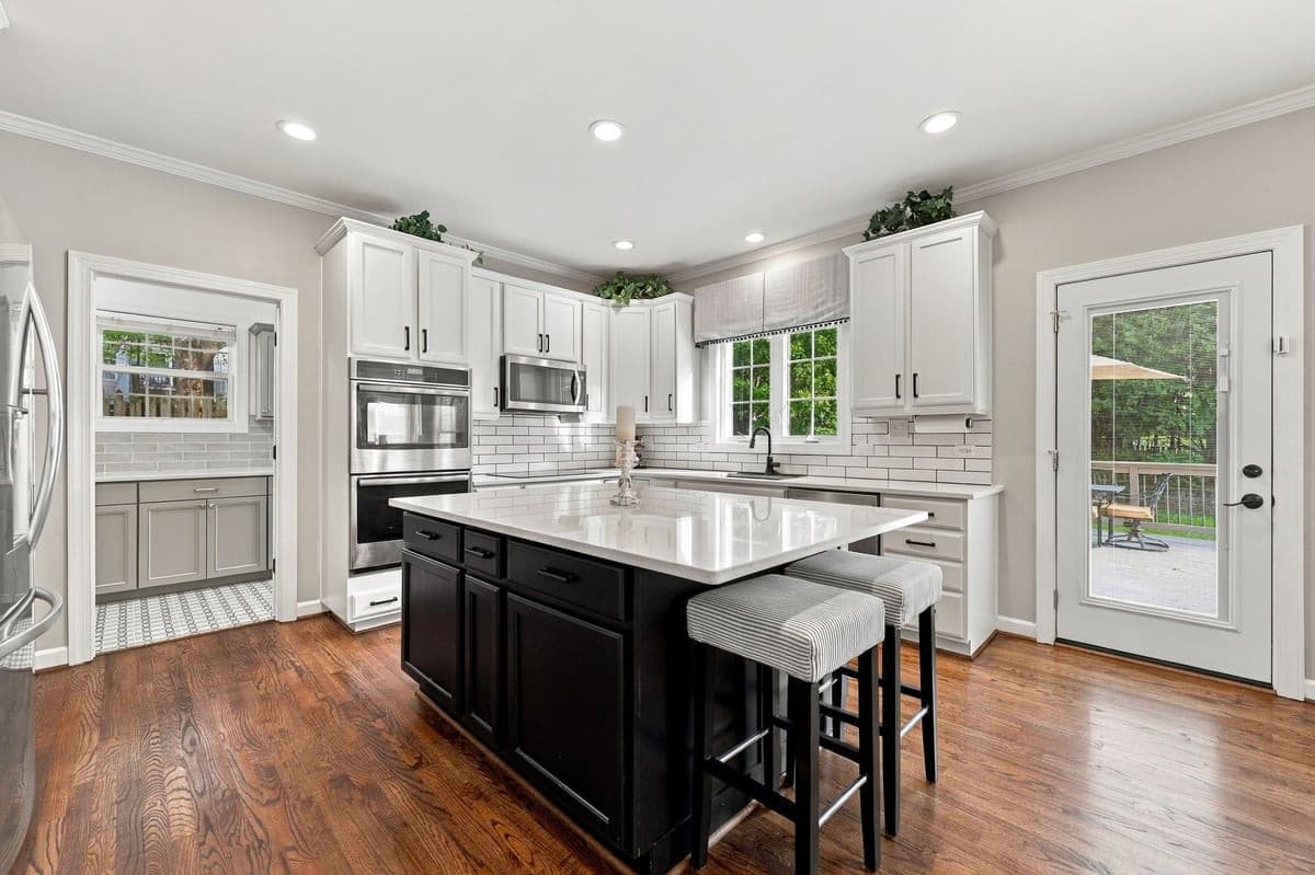 19-web-or-mls-IMG_2457.jpg - 10620 River Forest Drive, Raleigh, NC 27614