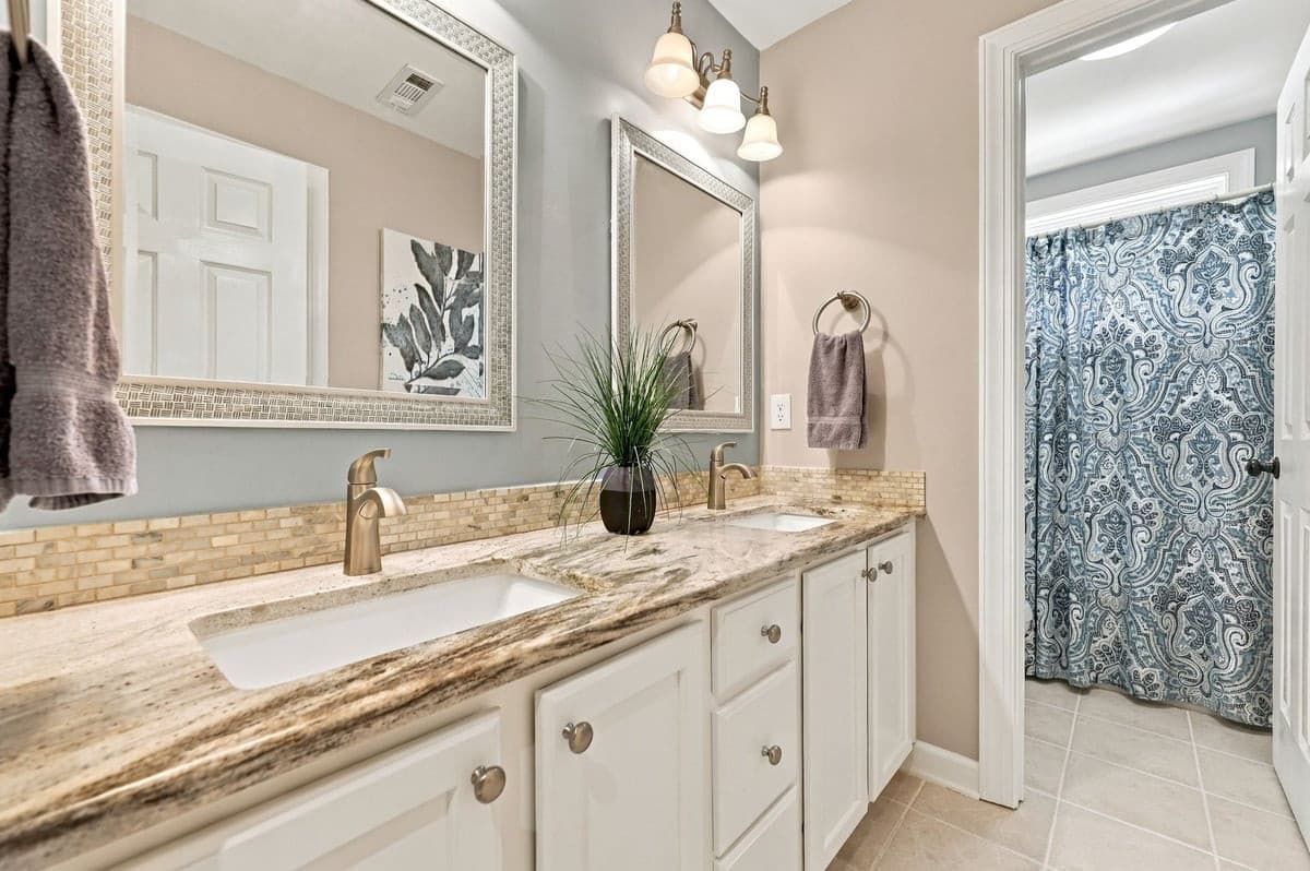 46-web-or-mls-IMG_2559.jpg - 10620 River Forest Drive, Raleigh, NC 27614, Raleigh