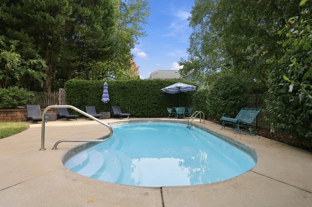 59-web-or-mls-IMG_2582.jpg - 10620 River Forest Drive, Raleigh, NC 27614
