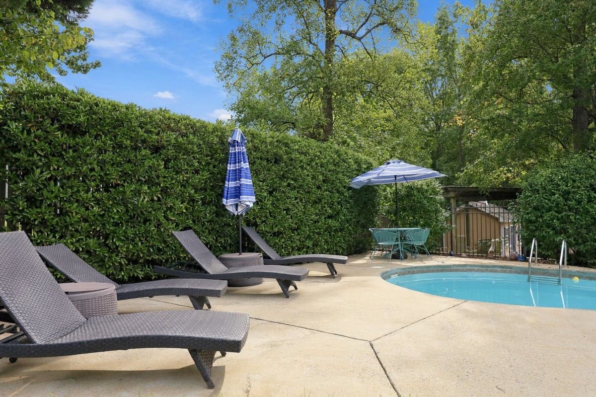 62-web-or-mls-IMG_2585.jpg - 10620 River Forest Drive, Raleigh, NC 27614, Raleigh