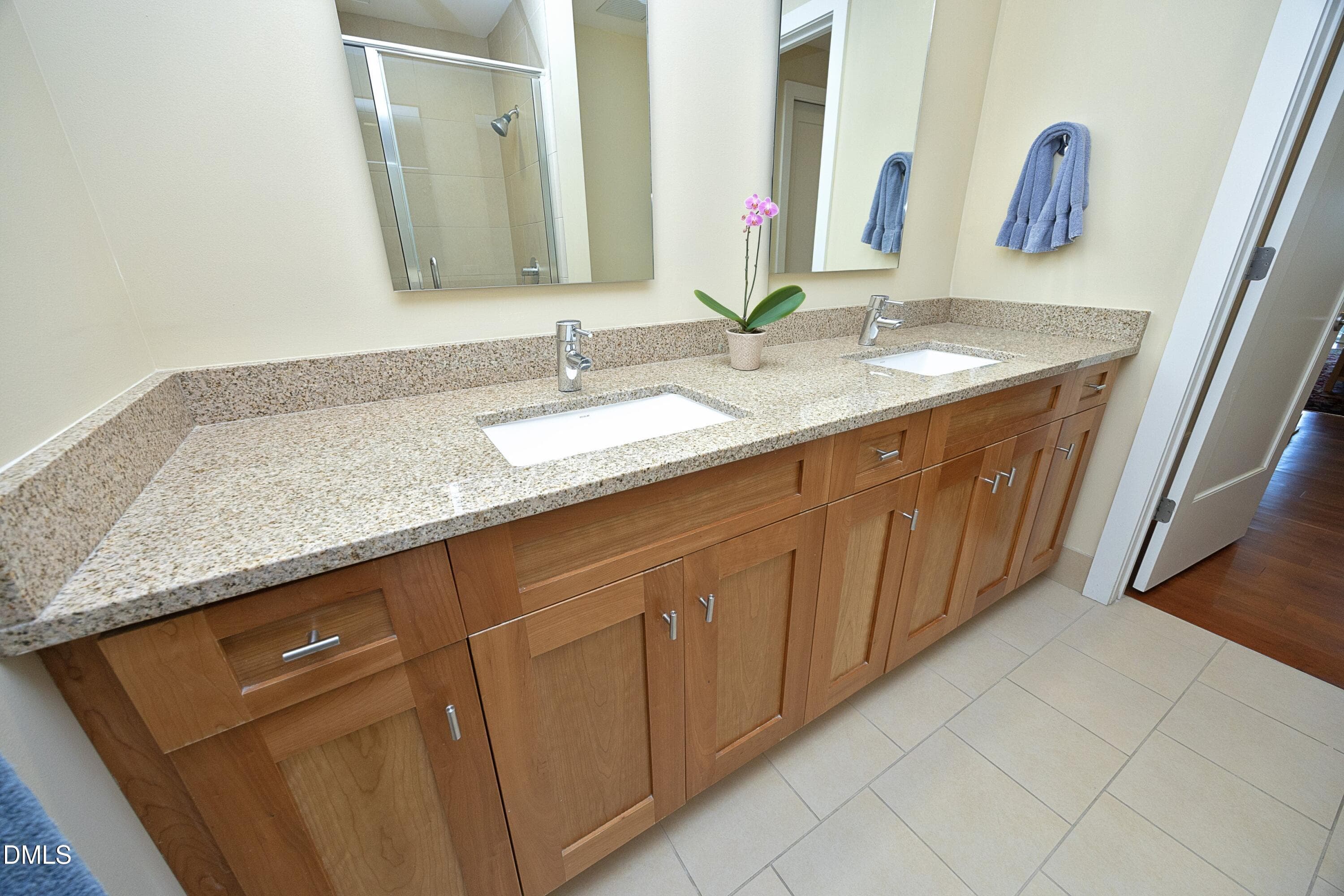 23BathCabinets - 601 W Rosemary Street 317, Chapel Hill, NC 27516, Chapel Hill