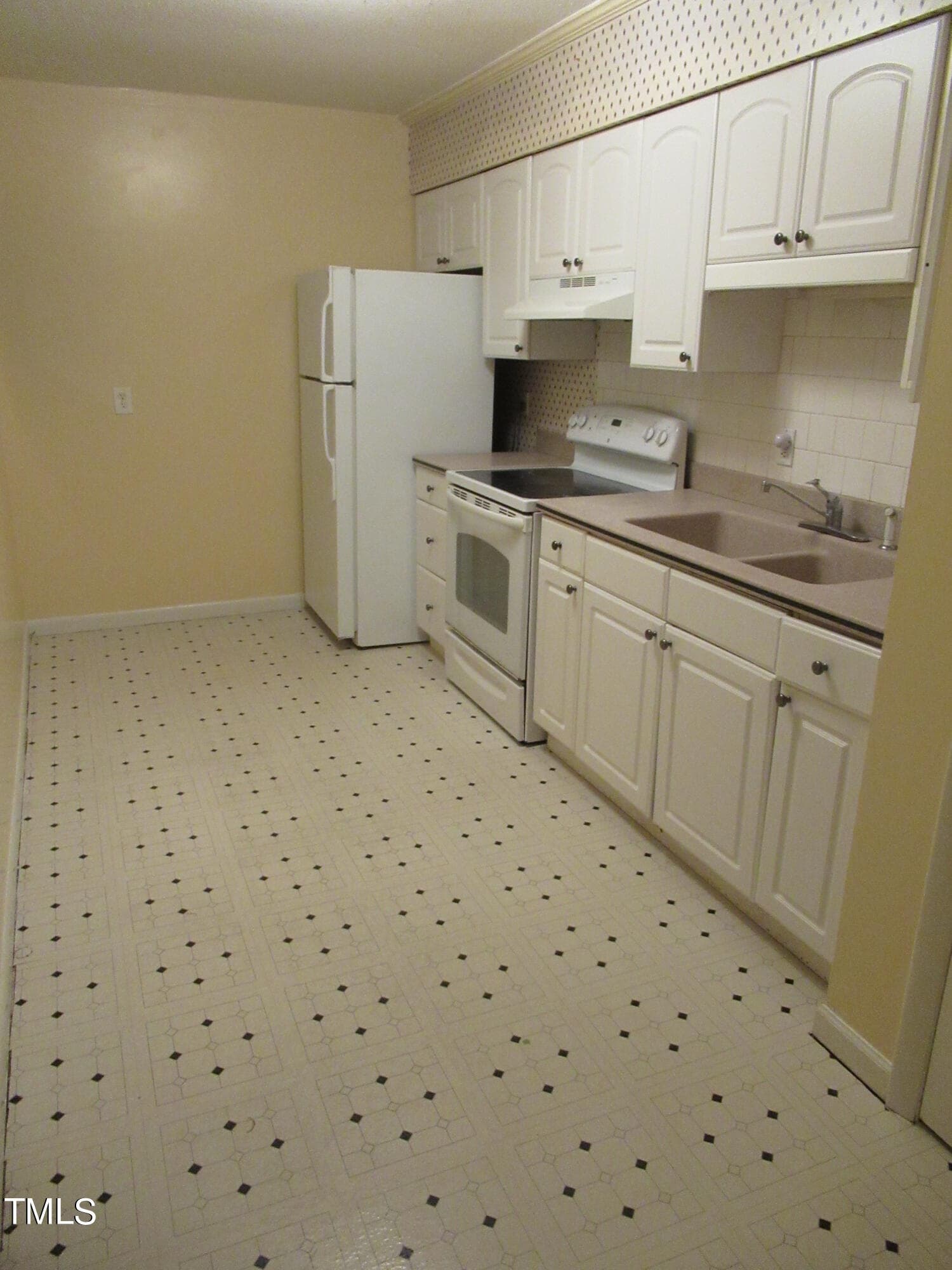 11kitchenNeat - 130 S Estes Drive B-11, Chapel Hill, NC 27514, Chapel Hill