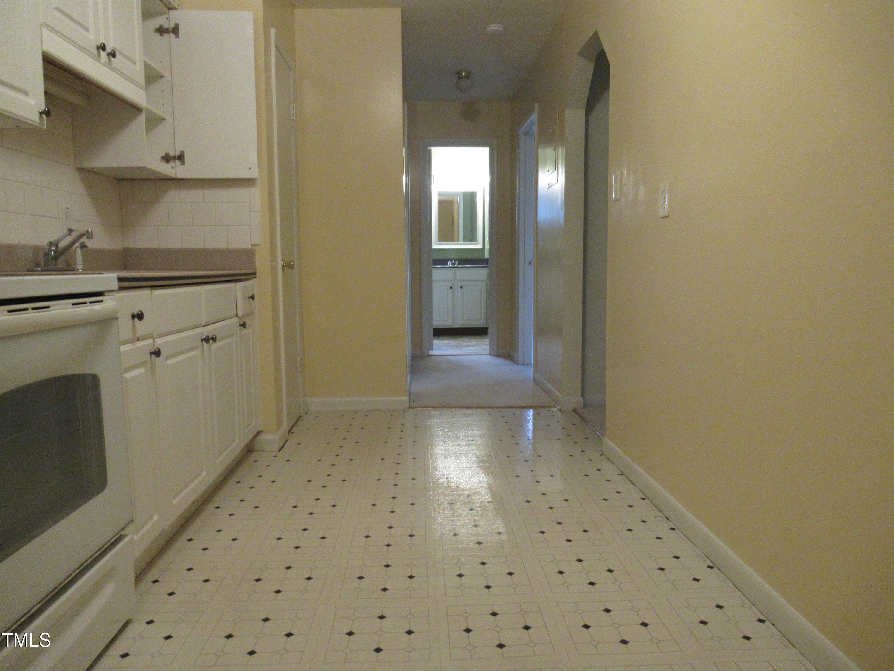 11kitchen2bathVeryGood - 130 S Estes Drive B-11, Chapel Hill, NC 27514, Chapel Hill