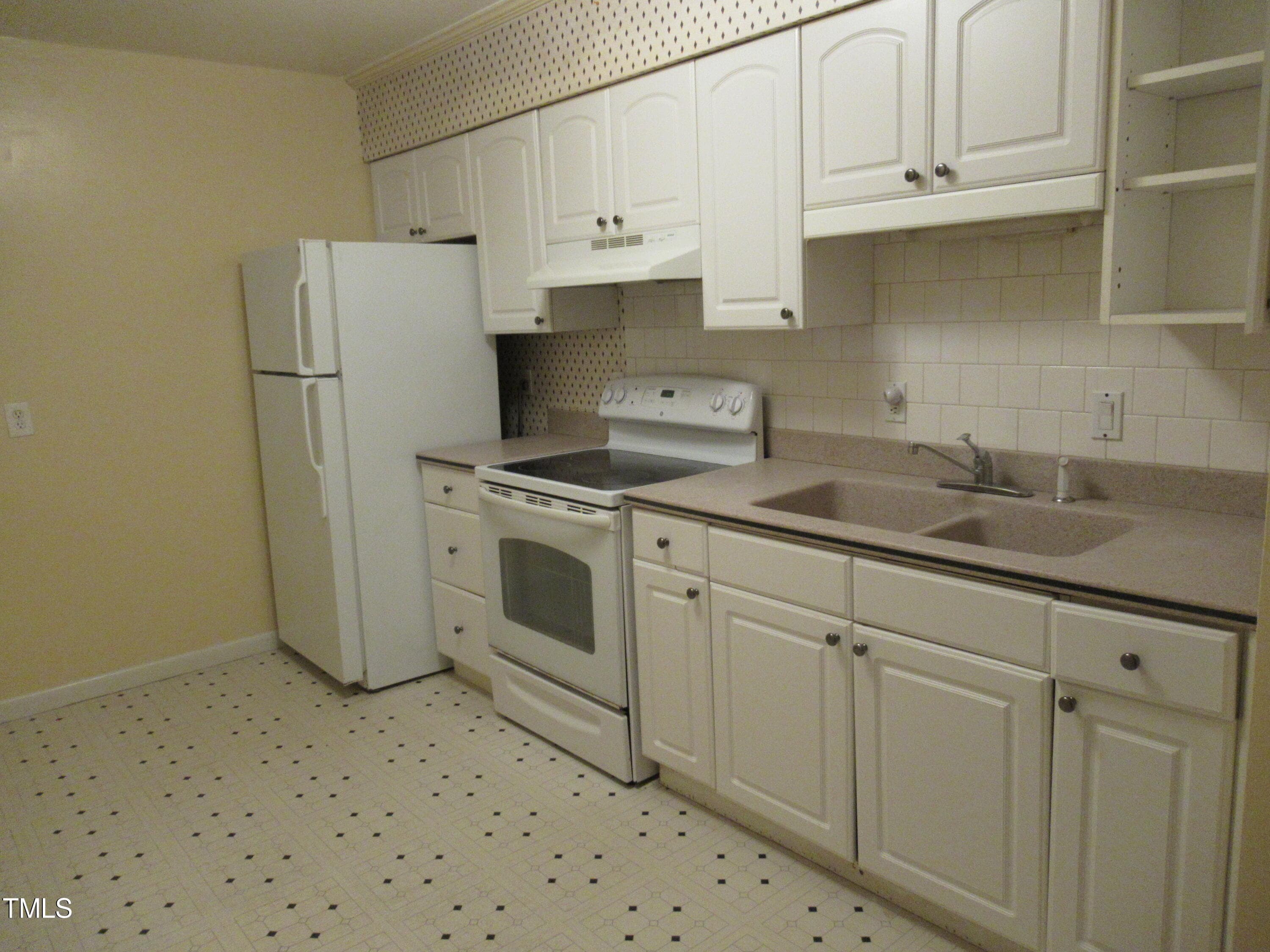 11kitchenCounter - 130 S Estes Drive B-11, Chapel Hill, NC 27514, Chapel Hill