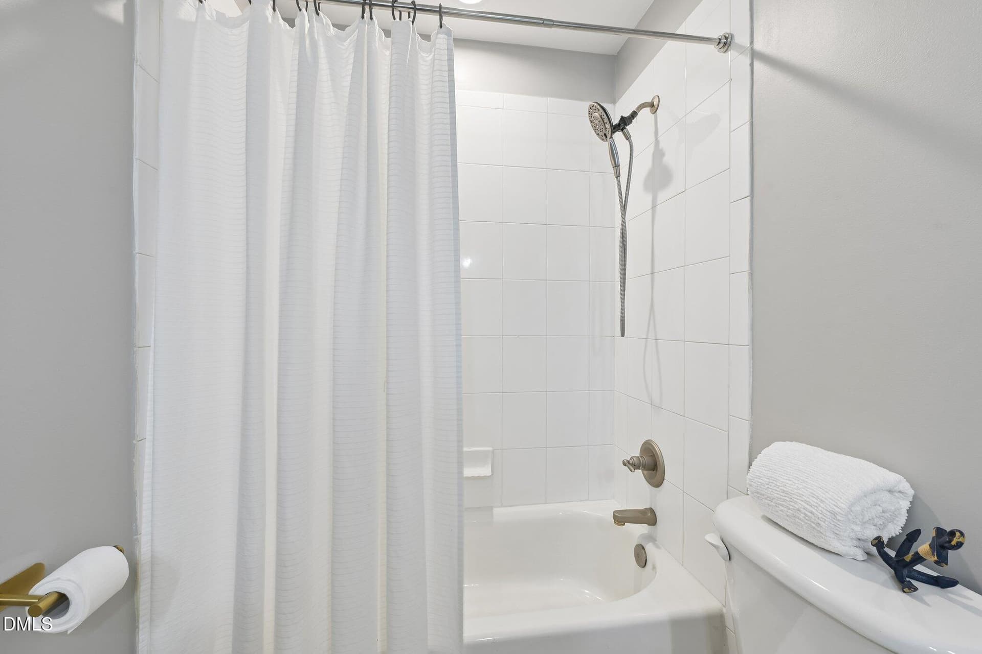 52-web-or-mls-Tynewind Dr-S0910-052 - 7524 Tynewind Drive, Wake Forest, NC 27587