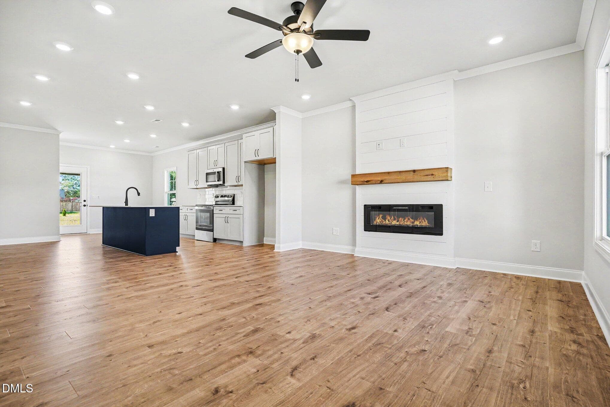 006_file_7486 - 33 Evelene Way, Clinton, NC 28328