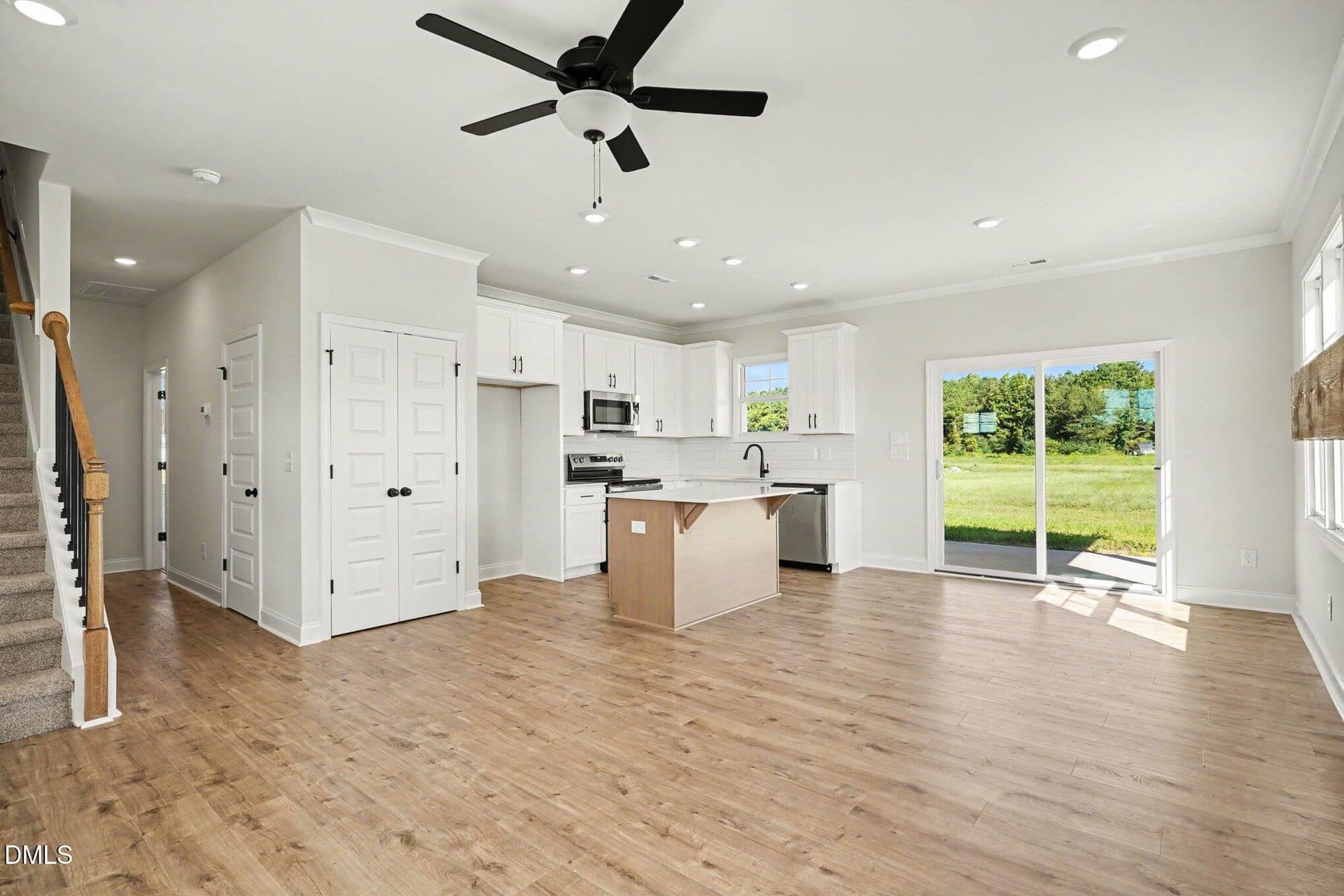 006_file_3185 - 66 Evelene Way, Clinton, NC 28328