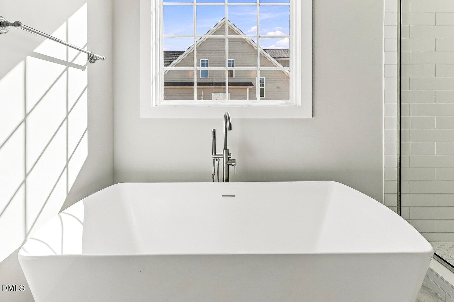 Fress standing Soaker Tub - 224 Lambert Lane, Fuquay Varina, NC 27526