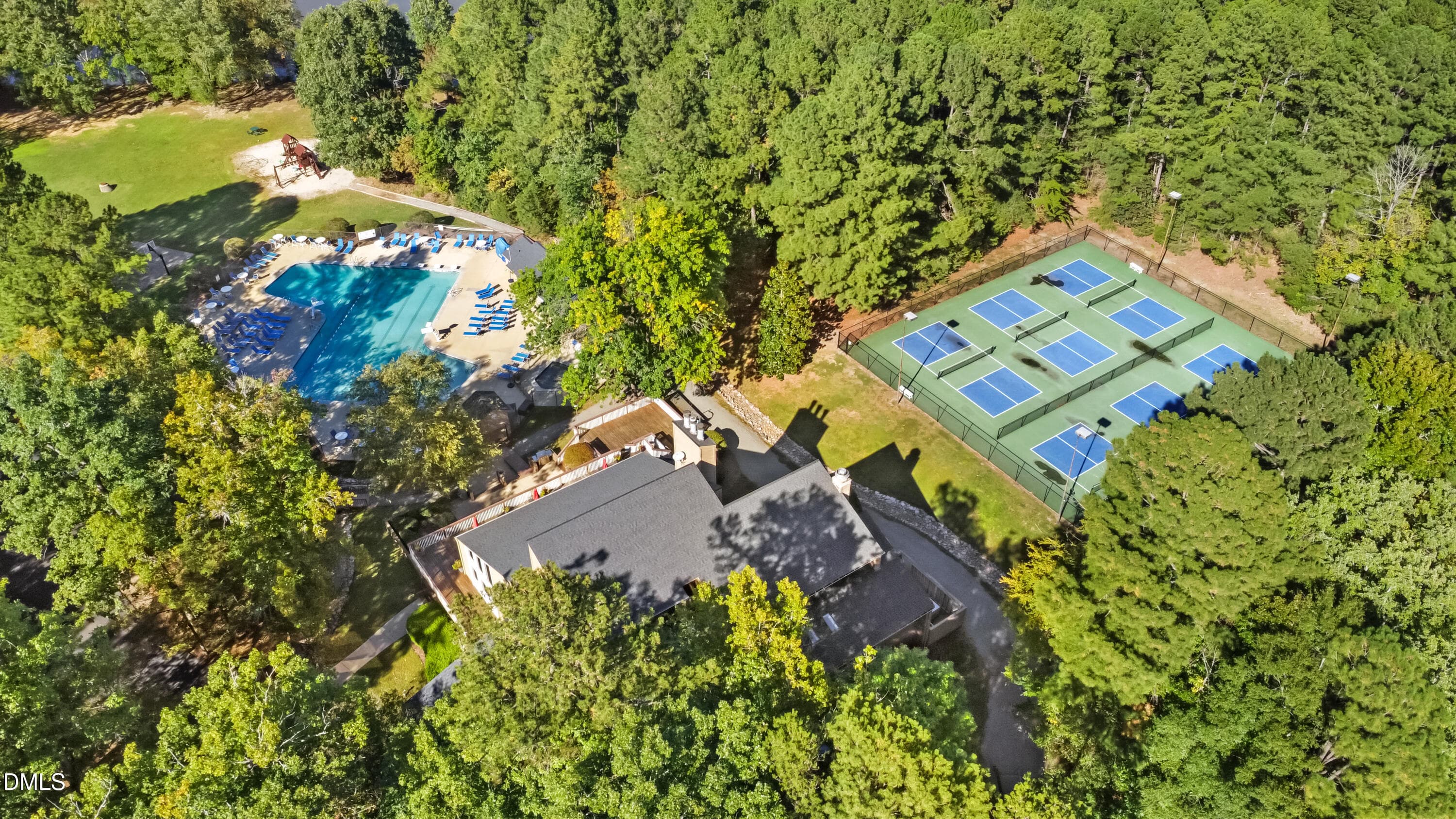 Amenities 6 - 4100 Five Oaks Drive 11, Durham, NC 27707, Durham