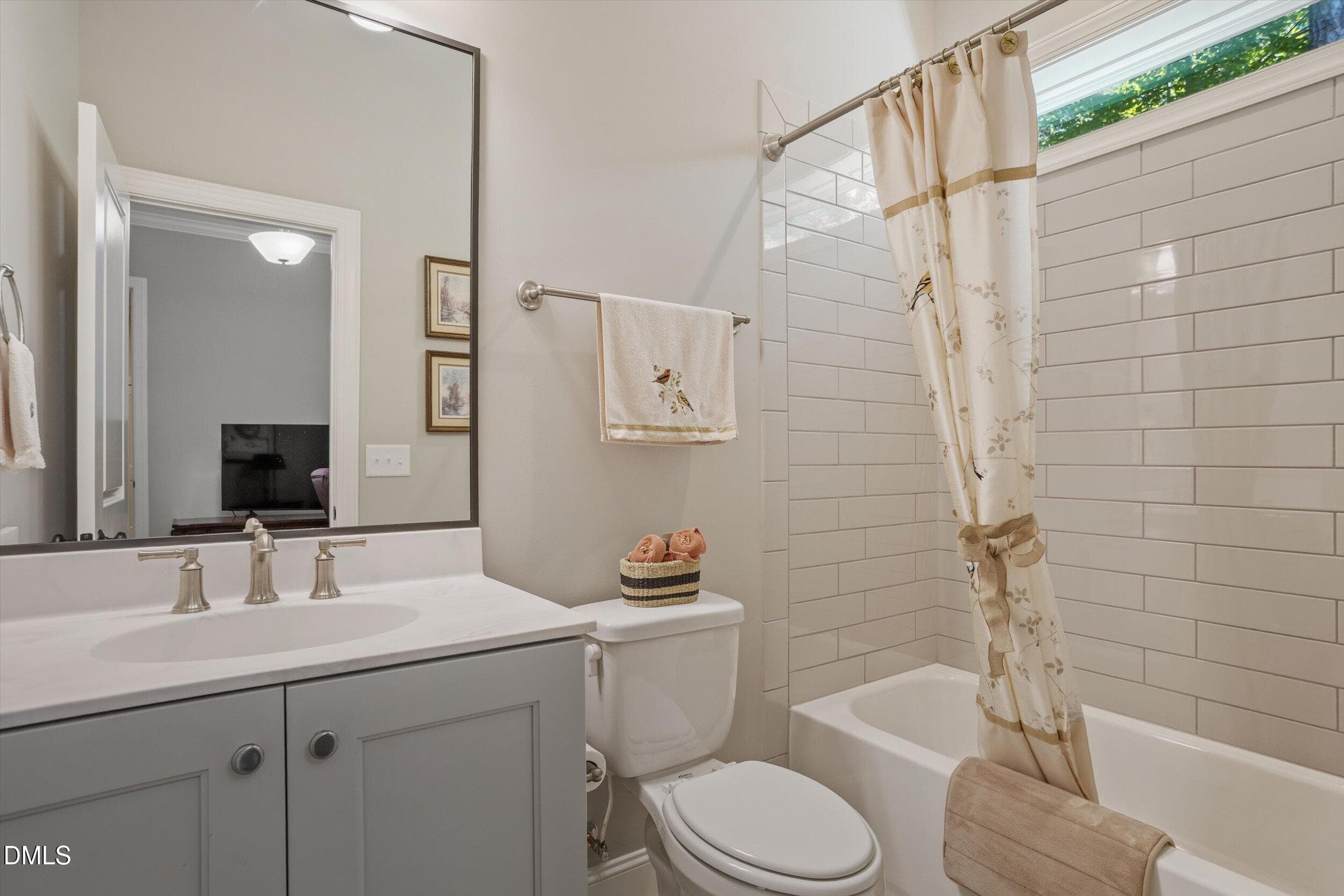 Guest bath - 4230 Henderson Place, Pittsboro, NC 27312, Pittsboro