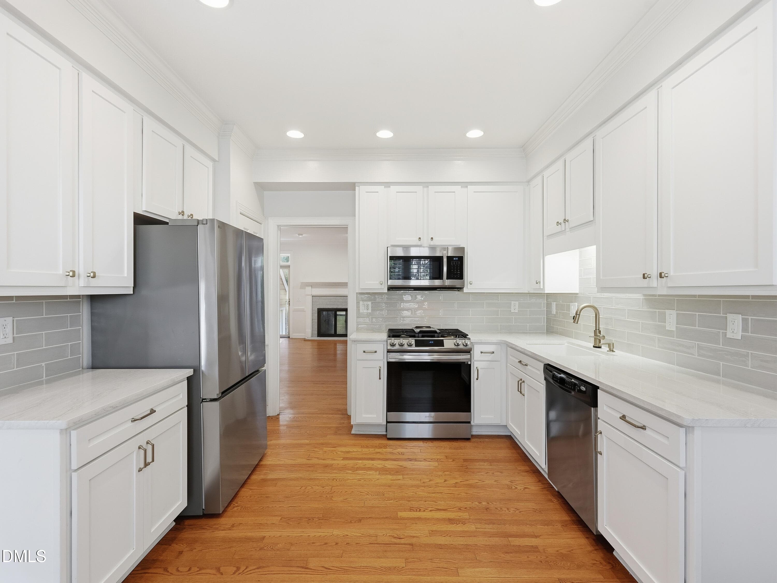 pearce-media-623-crabbery-ln-13 - 623 Crabbery Lane, Raleigh, NC 27609, Raleigh