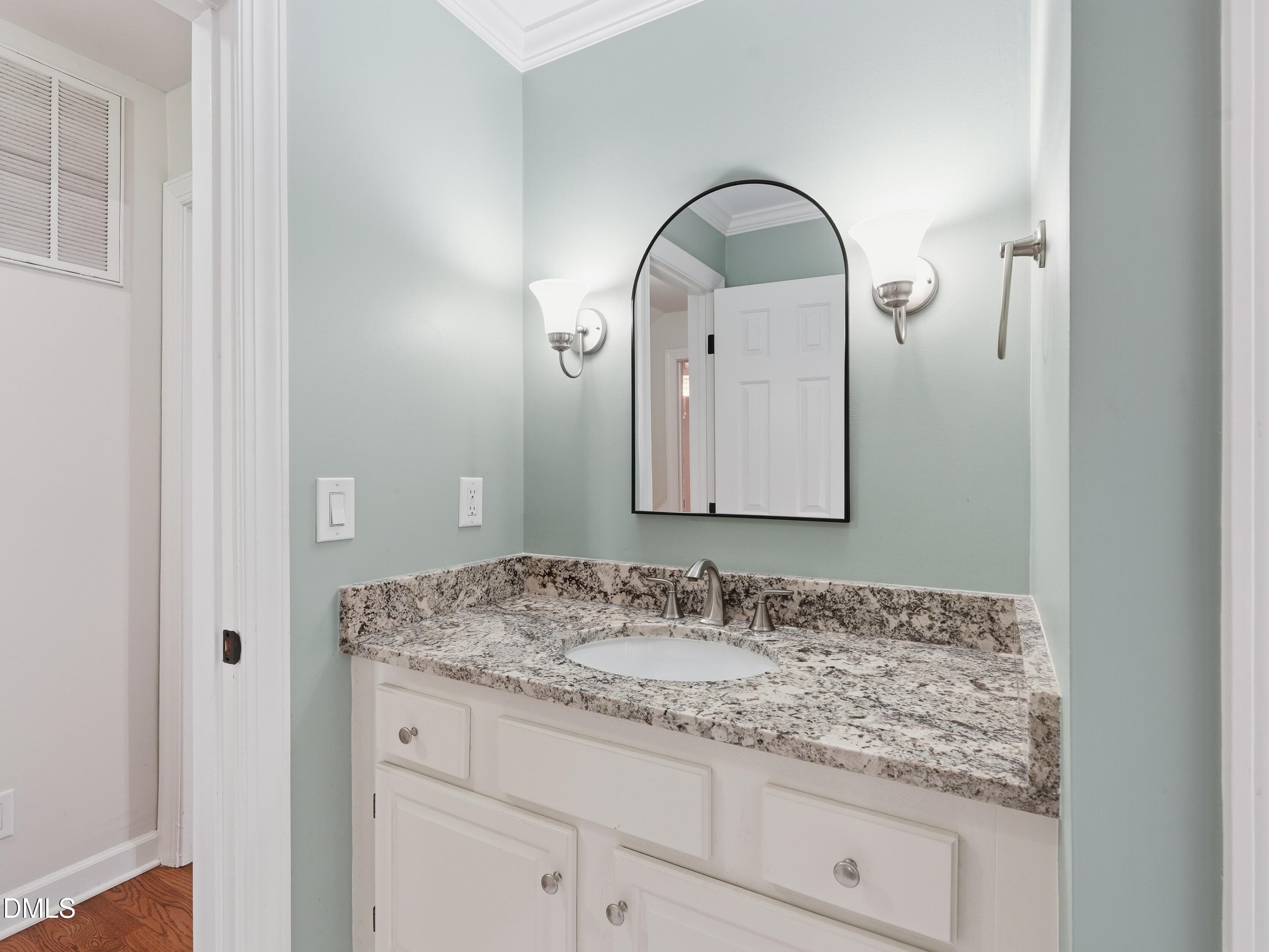 pearce-media-623-crabbery-ln-24 - 623 Crabbery Lane, Raleigh, NC 27609, Raleigh