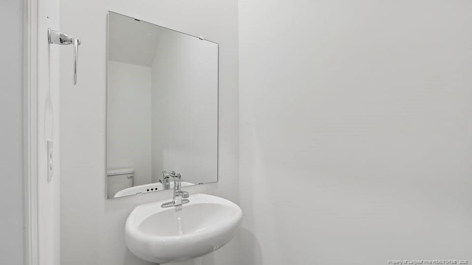 1ST FLOOR POWDER ROOM - 246 Maddox Drive, Aberdeen, NC 28315