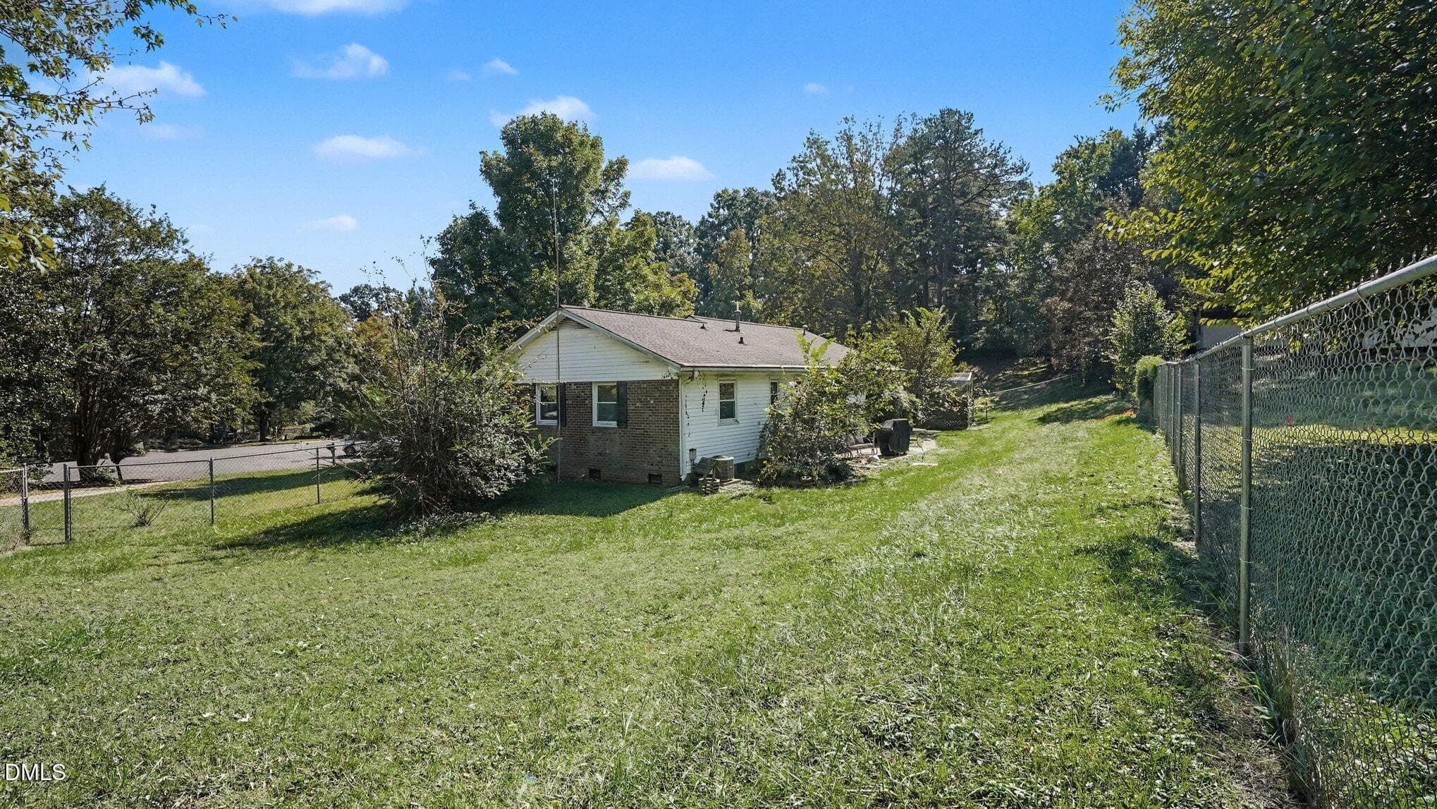 026_file_3307 - 1240 Castlegate Court, Winston-Salem, NC 27103, Winston-Salem