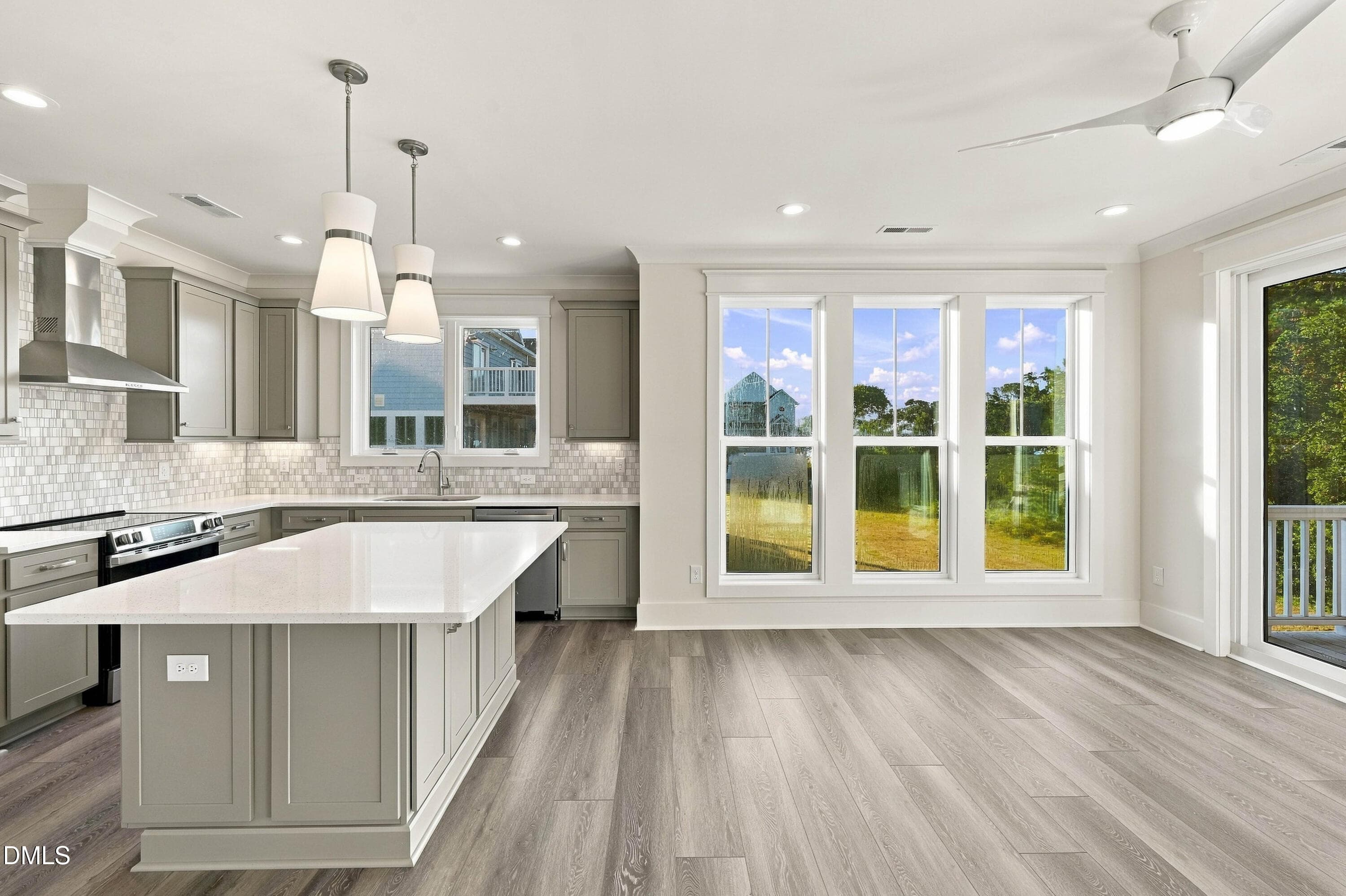31_kitchen & living area - 52 Pier View Court, Hampstead, NC 28443, Hampstead