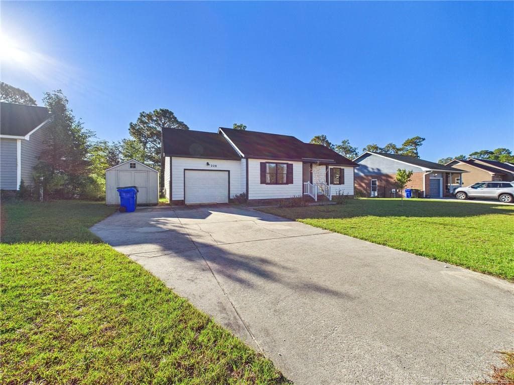 228 Eppingdale Drive, Spring Lake, NC 28390