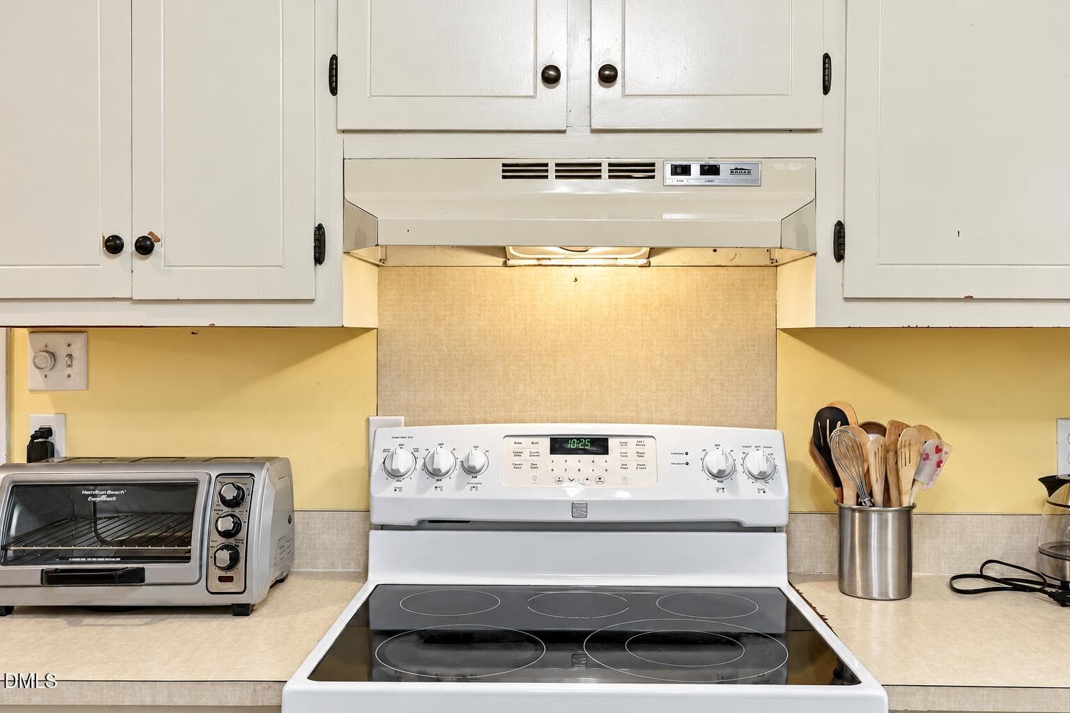 Hillsborough NC Home — Kitchen Range a - 2526 Hardwood Lane, Hillsborough, NC 27278, Hillsborough