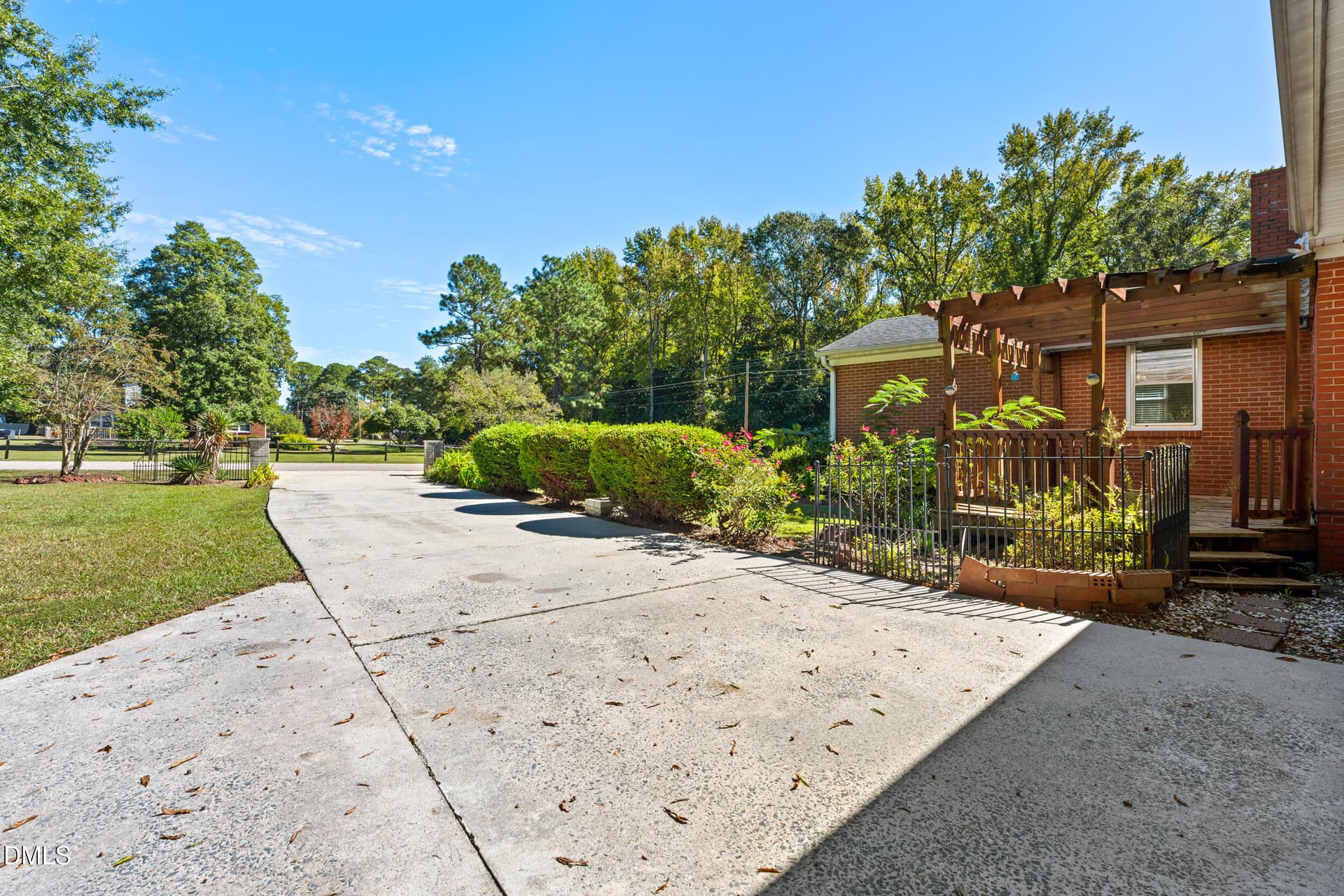 Driveway - 208 Old Post Road, Erwin, NC 28339