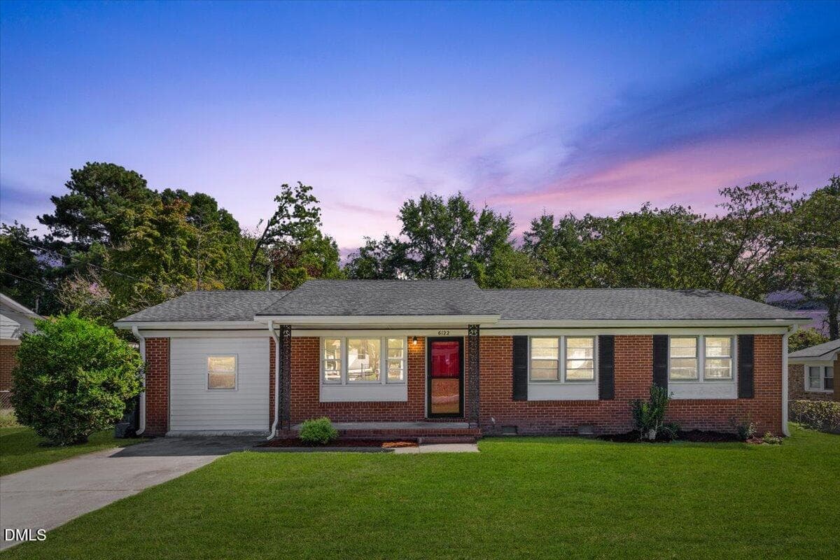 6122 Conaway Drive, Fayetteville, NC 28314