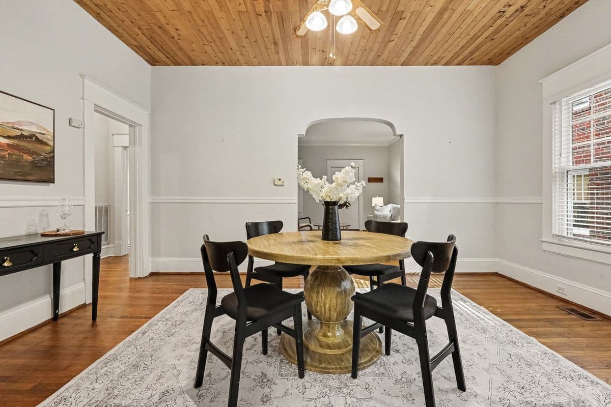 010_file_2705.jpg - 903 W Markham Avenue, Durham, NC 27701
