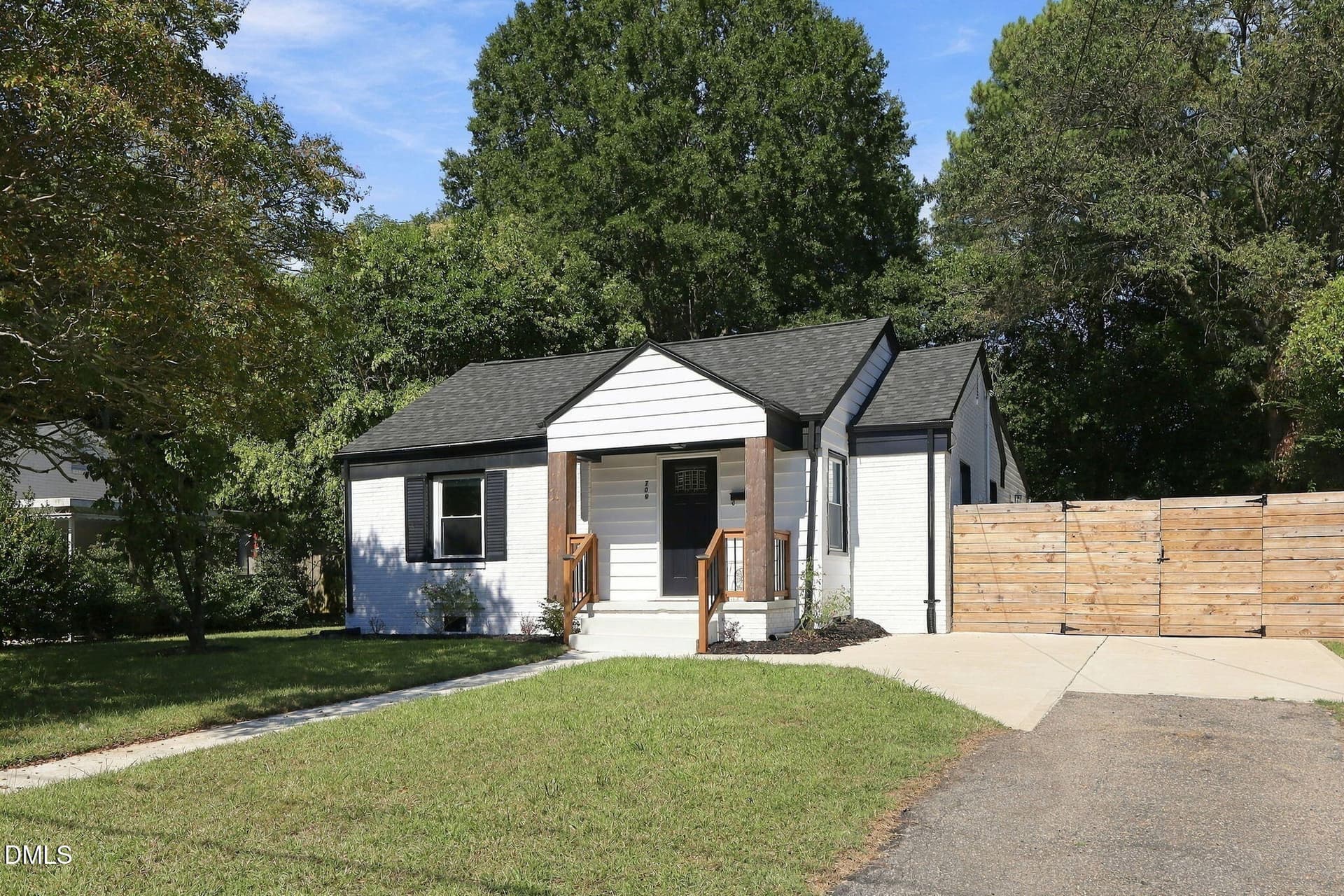 3-web-or-mls-IMG_4726_1 - 709 Brighton Road, Raleigh, NC 27610