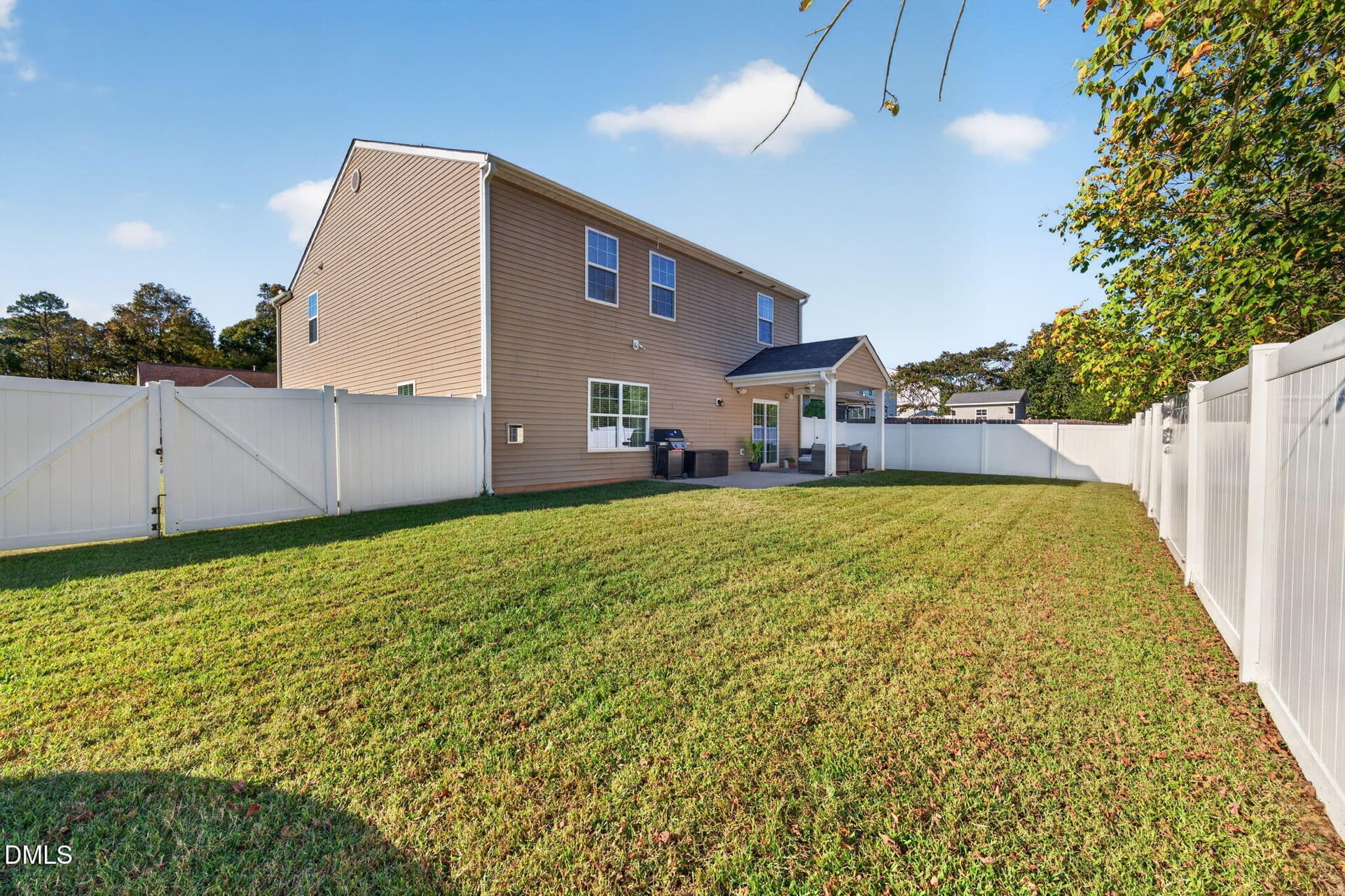 41-web-or-mls-P1102314 - 2718 Creek Bend Court, Graham, NC 27253
