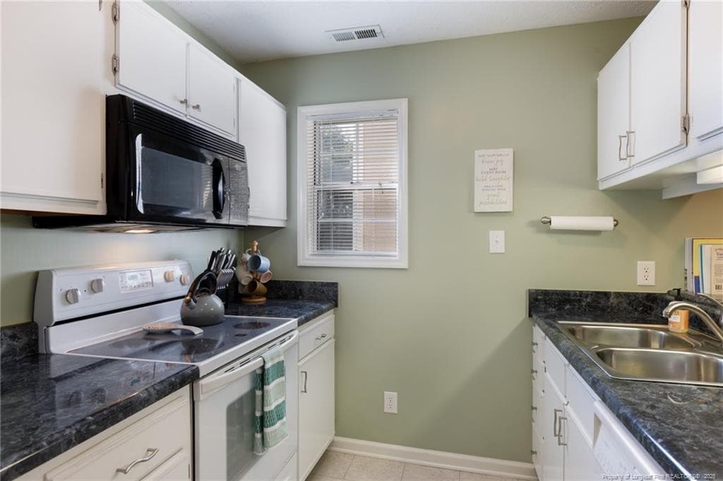 Photo 11 - 2705 Preston Woods Lane 9, Fayetteville, NC 28304, Fayetteville