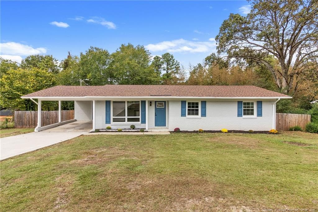 Front yard natural light - 7556 DECATUR Drive, Fayetteville, NC 28303, Fayetteville