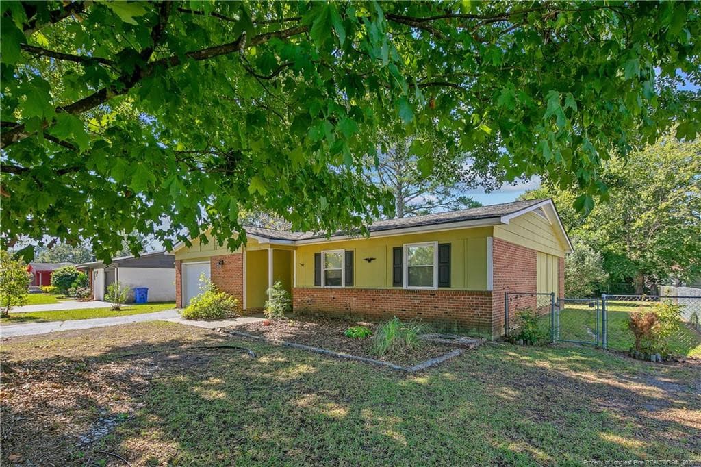 Photo 2 - 2226 Kingsberry Lane, Fayetteville, NC 28304, Fayetteville