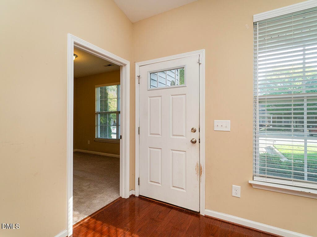 04 1163_KelsoLn Entry_MLS - 1163 Kelso Lane, Burlington, NC 27215, Burlington