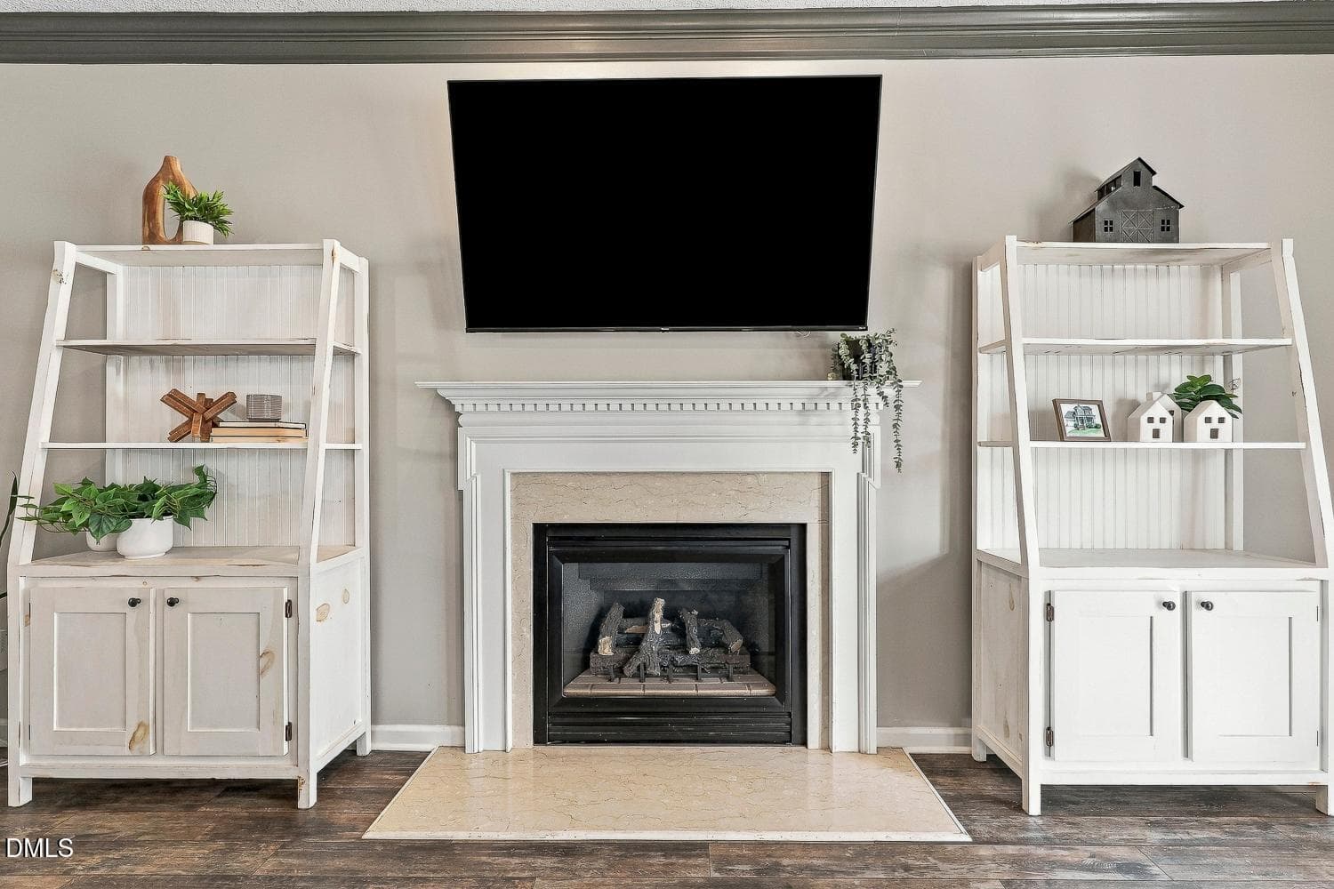 011-016-Family Room-1500x1000 - 9004 Erinsbrook Drive, Raleigh, NC 27617, Raleigh