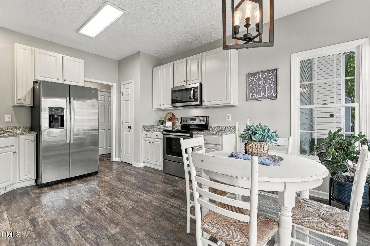 019-056-Breakfast Nook-1500x1000 - 9004 Erinsbrook Drive, Raleigh, NC 27617, Raleigh