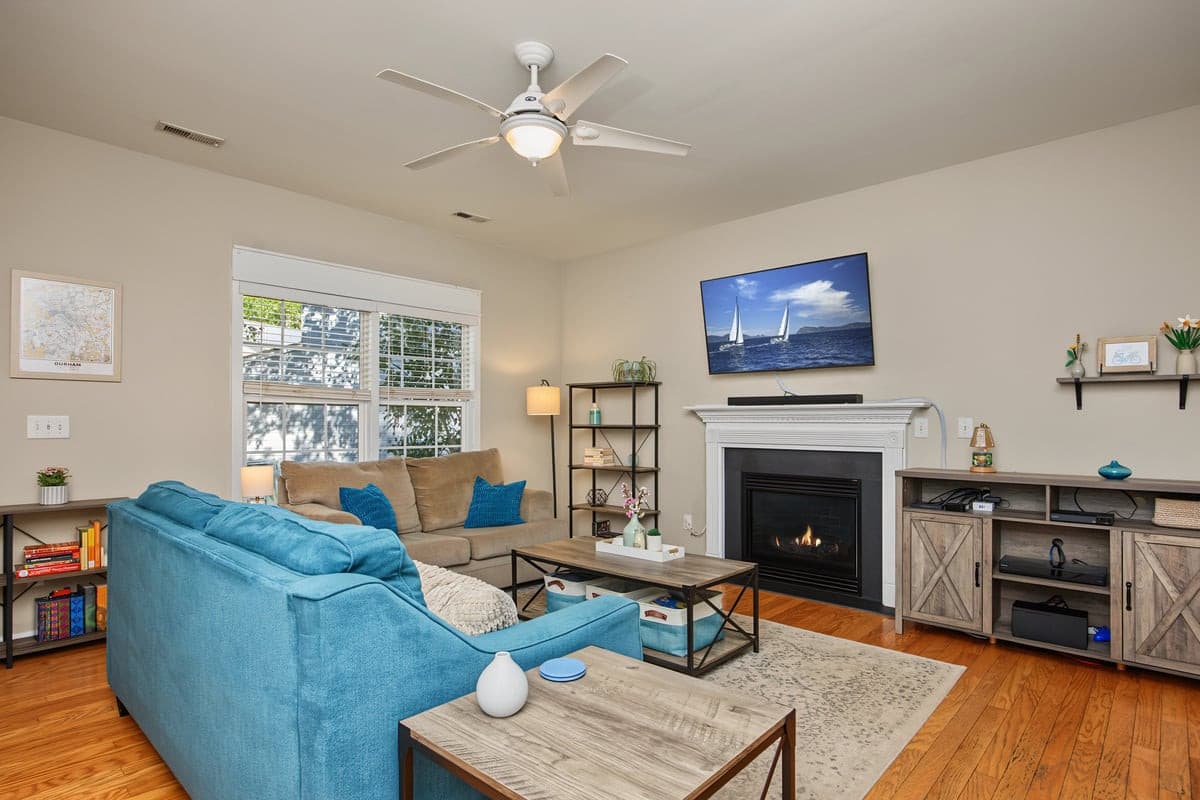 06Living.jpg - 12 Calaveras Court, Durham, NC 27713, Durham