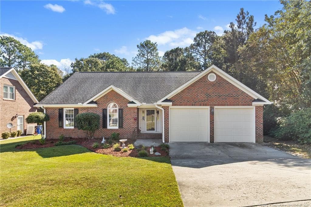 325 Lionshead Road, Fayetteville, NC 28311