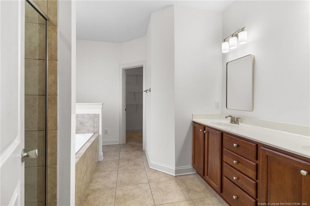 en-suite - 112 Neeley Lane, Raeford, NC 28376, Raeford