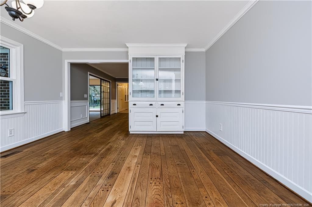Built-ins in DR - 5187 Cox Mill Road, Sanford, NC 27332, Sanford