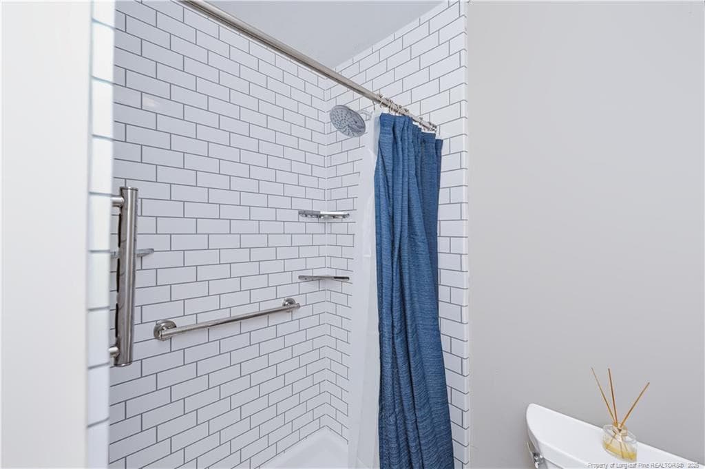 Master Shower - 5187 Cox Mill Road, Sanford, NC 27332, Sanford