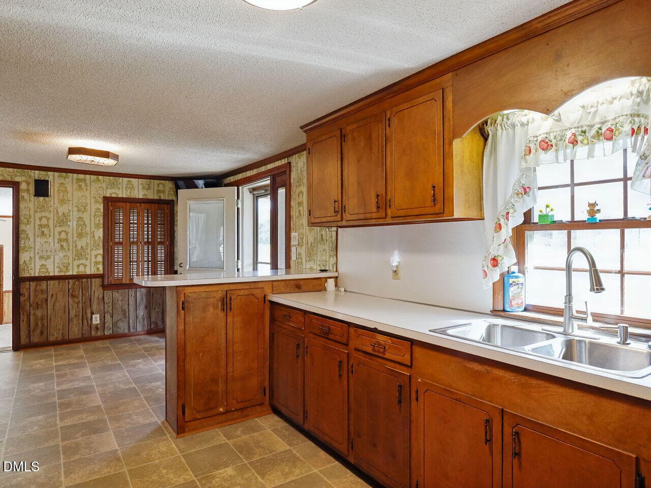 016-1280x960-kitchen-dining - 389 Turnage Barefoot Lane, Dunn, NC 28334, Dunn