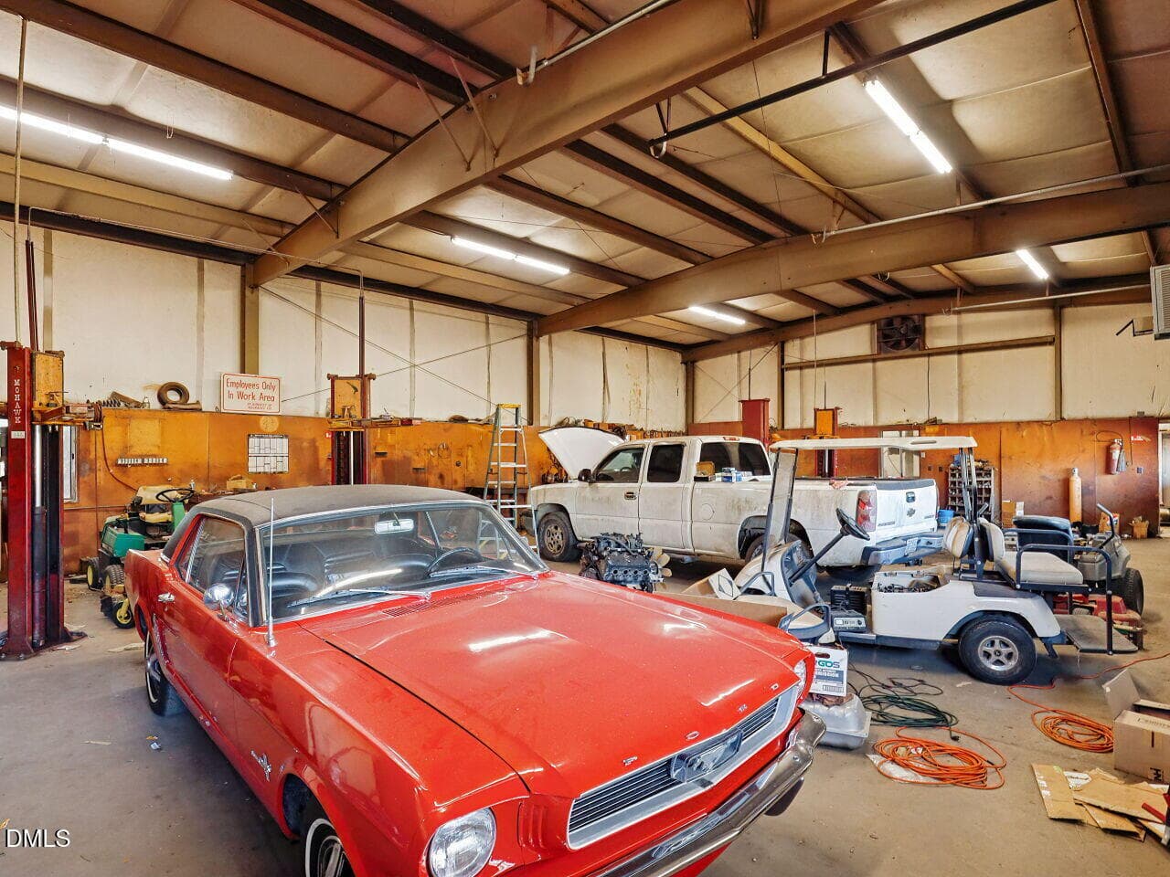 037-1280x960-main-shop - 389 Turnage Barefoot Lane, Dunn, NC 28334, Dunn