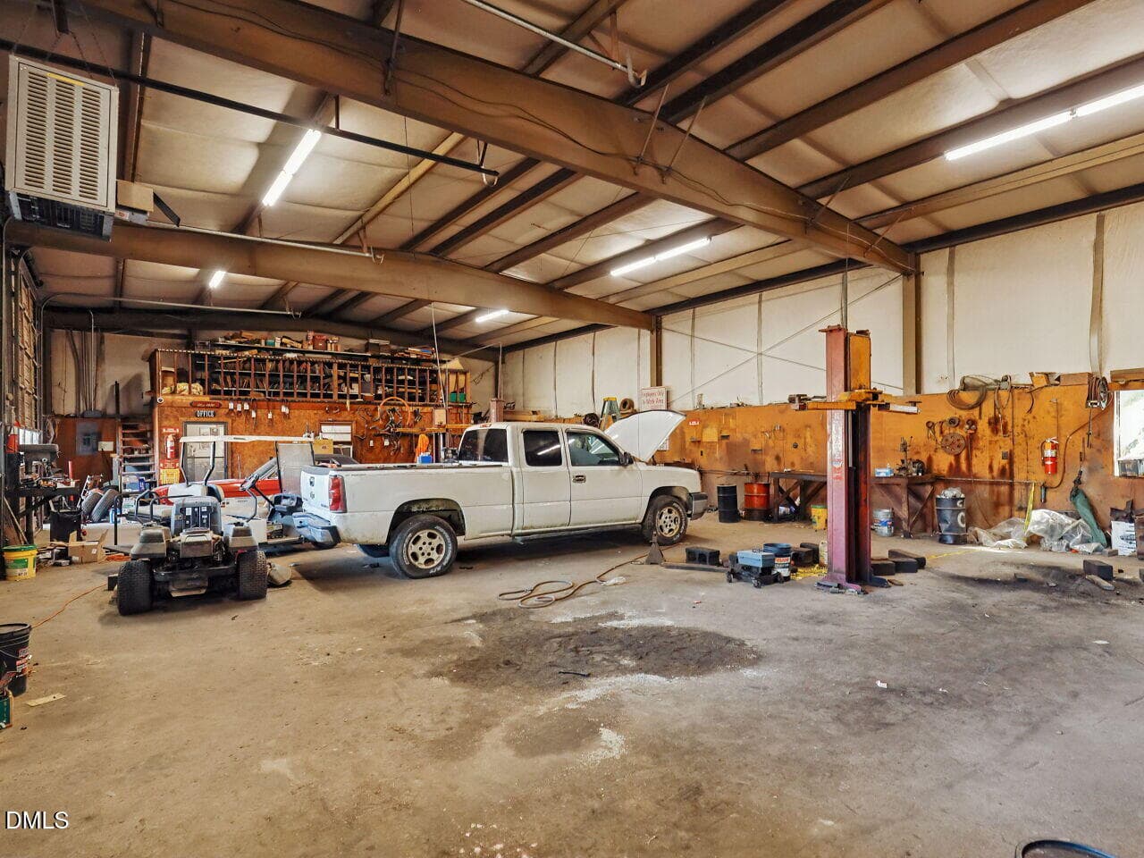 038-1280x960-main-shop - 389 Turnage Barefoot Lane, Dunn, NC 28334, Dunn