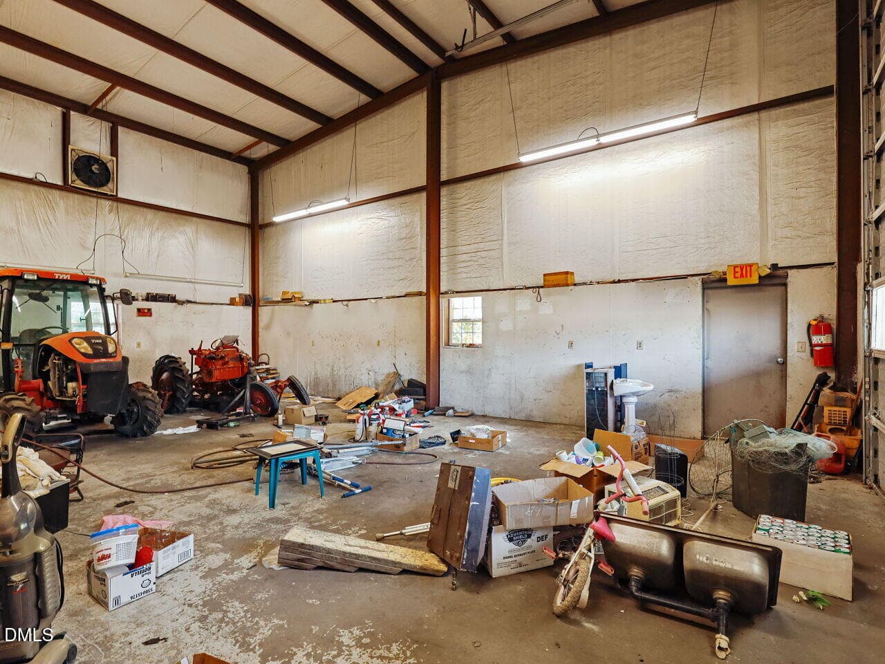 039-1280x960-main-shop - 389 Turnage Barefoot Lane, Dunn, NC 28334, Dunn