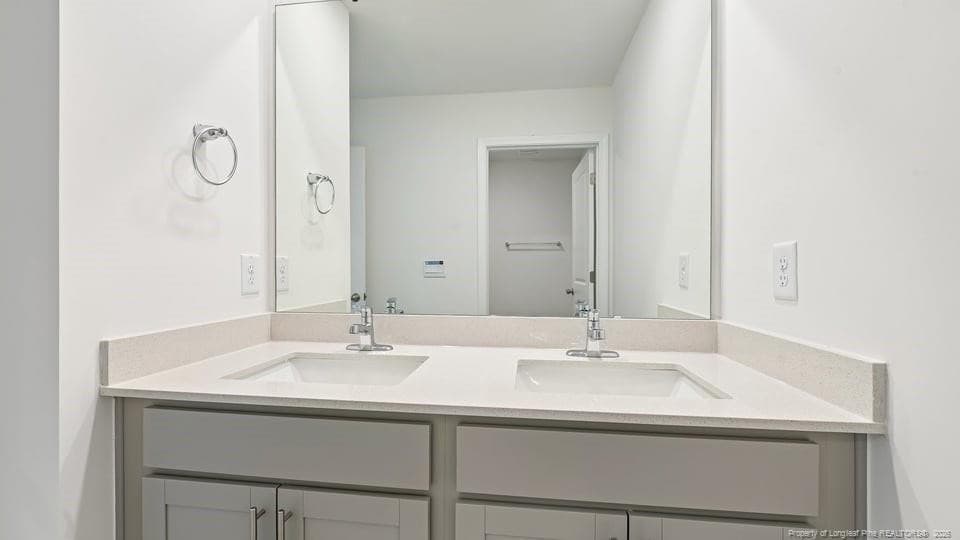2ND FLOOR HALL BATH - 318 Meade Drive, Raeford, NC 28376