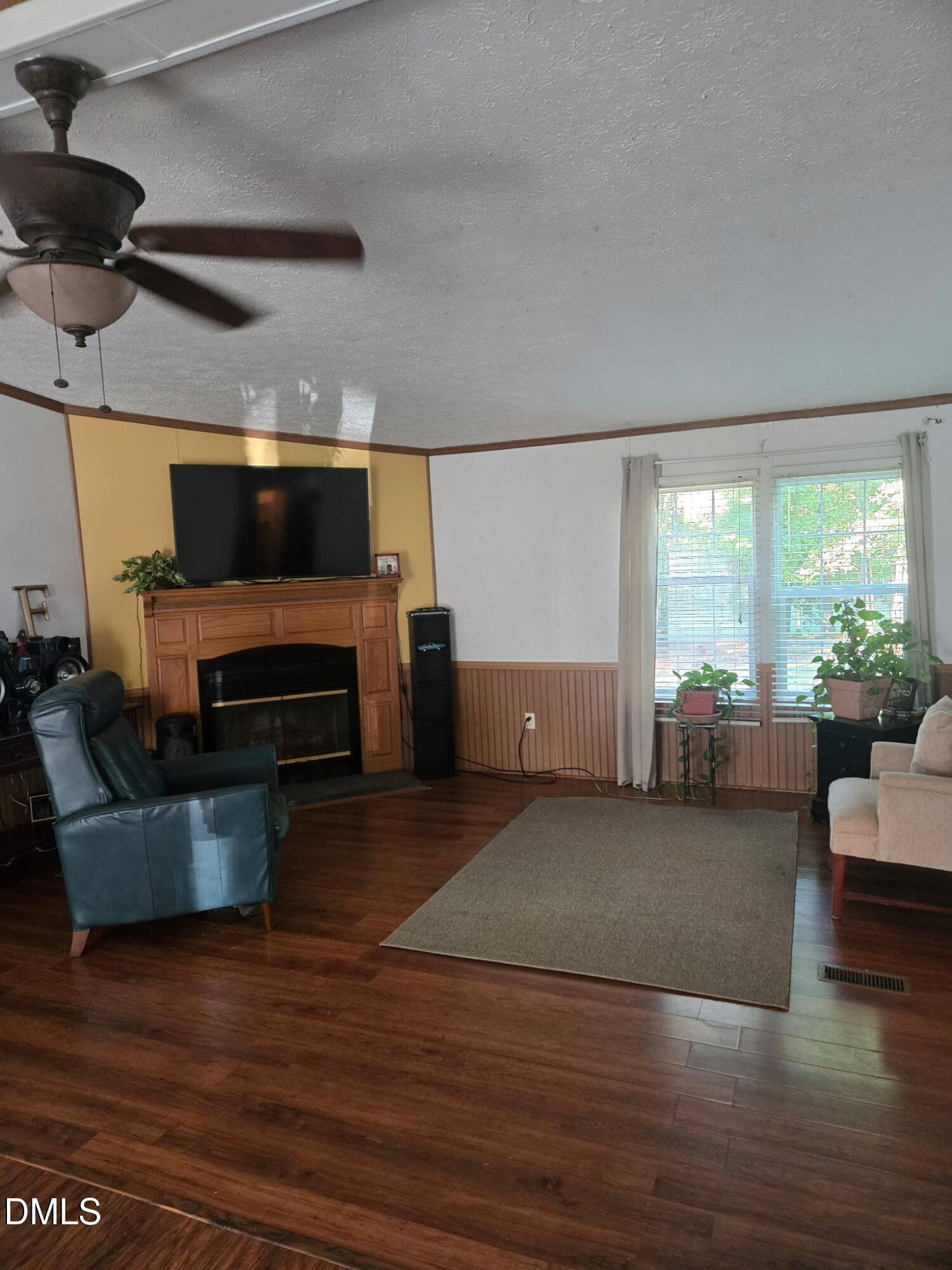 Family room with Fireplace - 397 Manson-axtell Road, Norlina, NC 27563