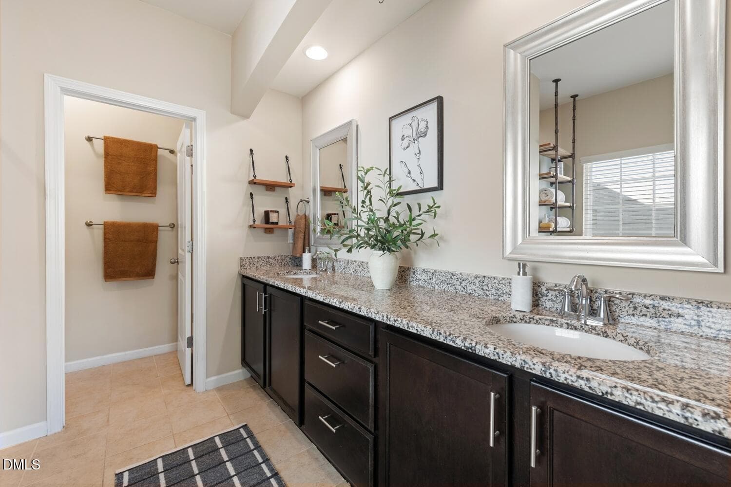Dual vanities - 2091 Tanners Mill Drive, Durham, NC 27703