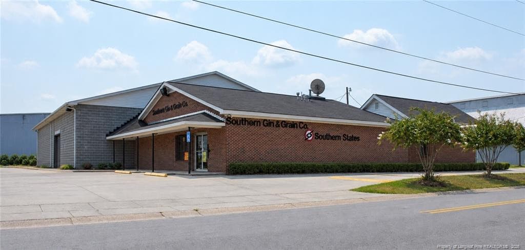 121 S C Street, Fayetteville, NC 28301