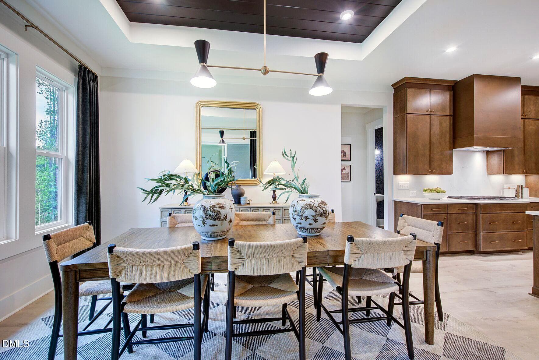 Dining 1 - 1912 Lawrence Rd, Hillsborough, NC 27278, Hillsborough