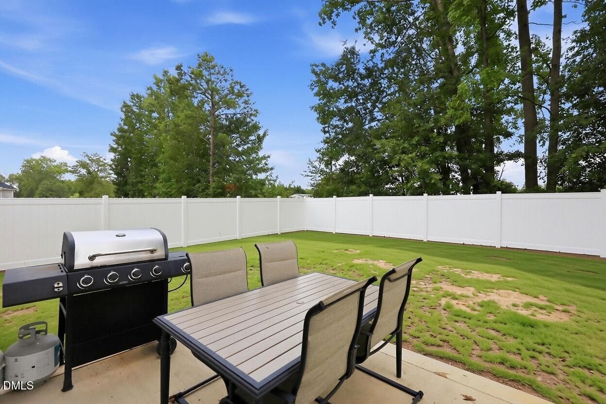 magic_edit#TUFIUXIydVJDSEEjMSNlYTM5NjE3M - 675 Amusement Drive, Hope Mills, NC 28348, Hope Mills